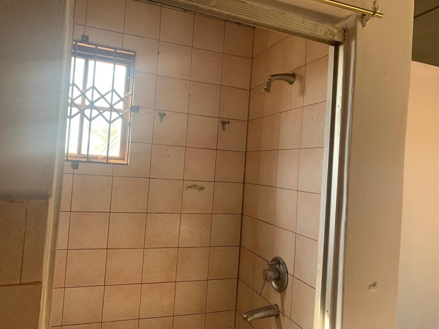 To Let 1 Bedroom Property for Rent in Empangeni Central KwaZulu-Natal