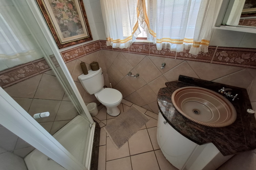 6 Bedroom Property for Sale in Manaba Beach KwaZulu-Natal