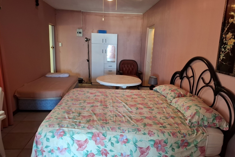 6 Bedroom Property for Sale in Manaba Beach KwaZulu-Natal