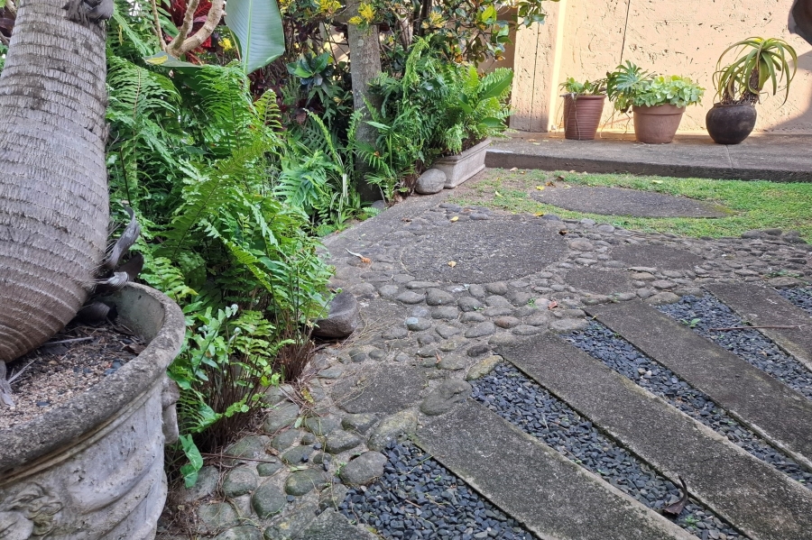 6 Bedroom Property for Sale in Manaba Beach KwaZulu-Natal