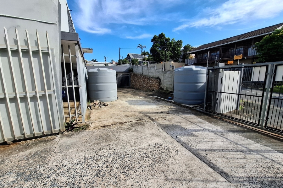 To Let 1 Bedroom Property for Rent in Margate KwaZulu-Natal