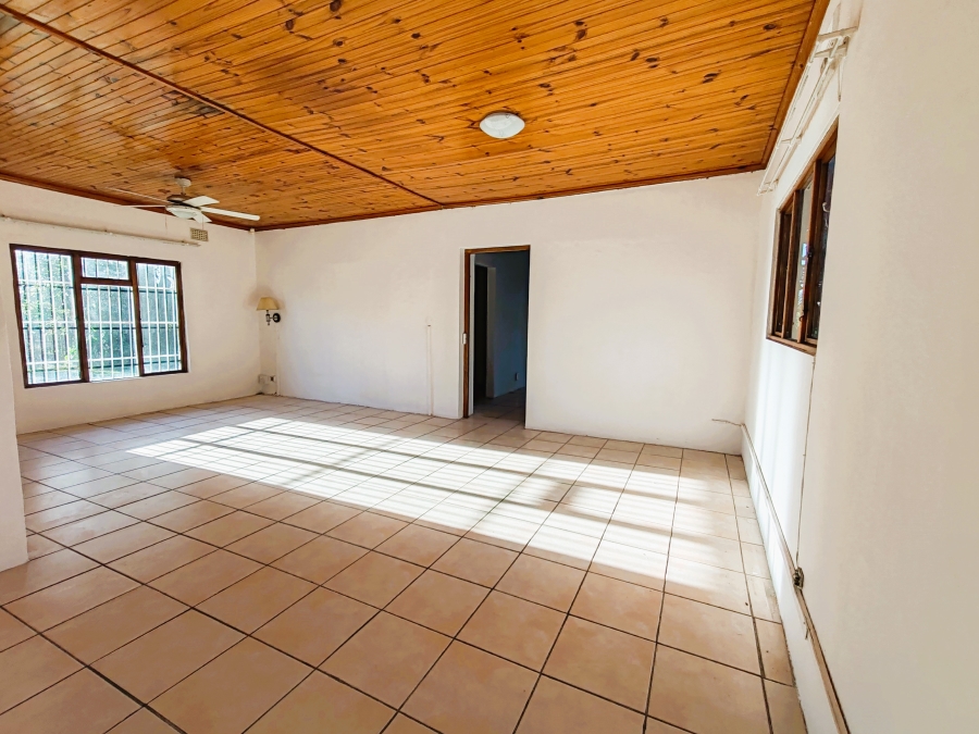 3 Bedroom Property for Sale in Sea Park KwaZulu-Natal