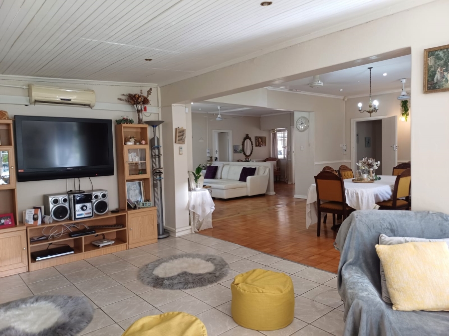 6 Bedroom Property for Sale in Worlds View KwaZulu-Natal