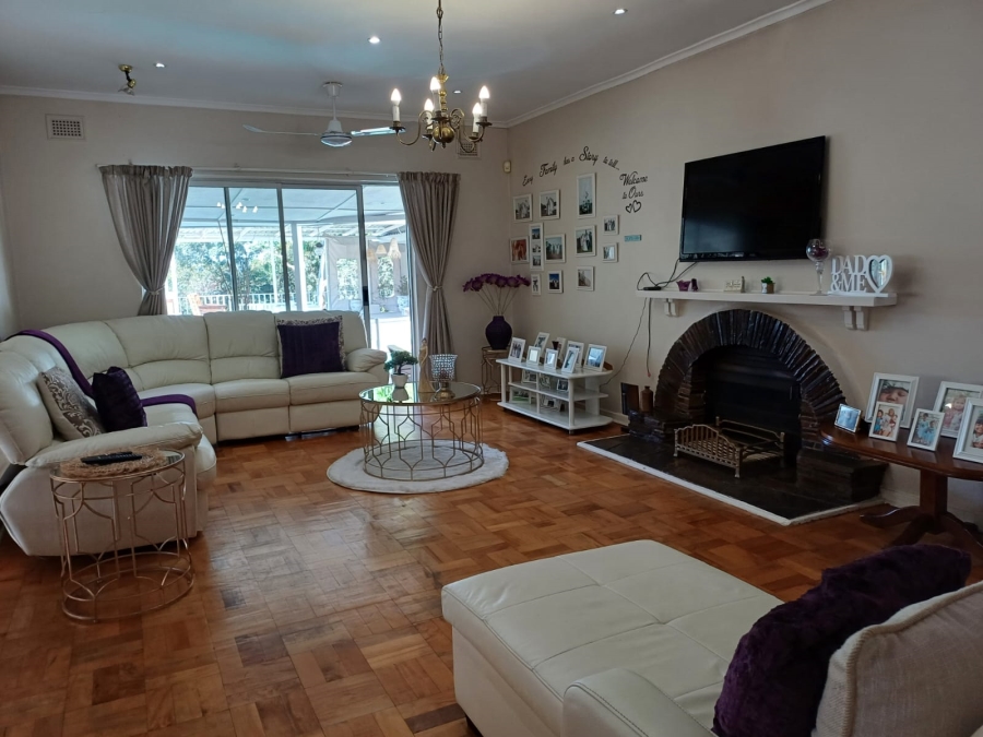 6 Bedroom Property for Sale in Worlds View KwaZulu-Natal