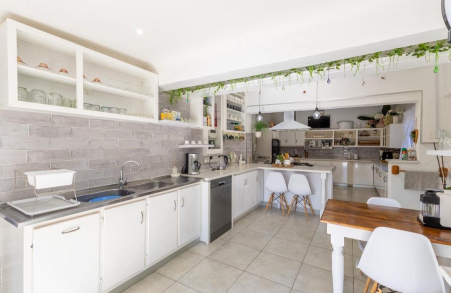 6 Bedroom Property for Sale in Worlds View KwaZulu-Natal