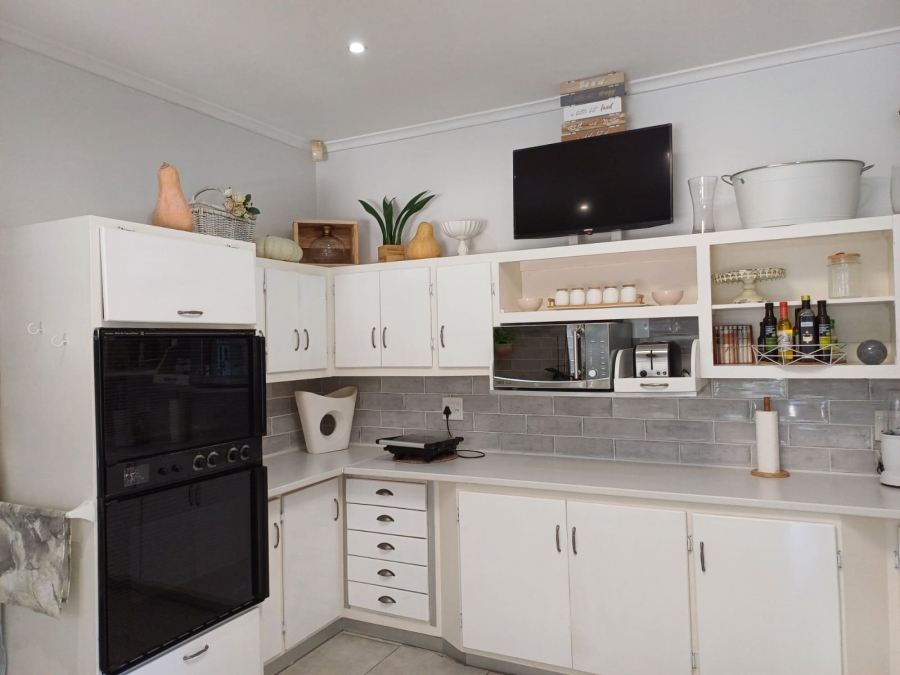 6 Bedroom Property for Sale in Worlds View KwaZulu-Natal