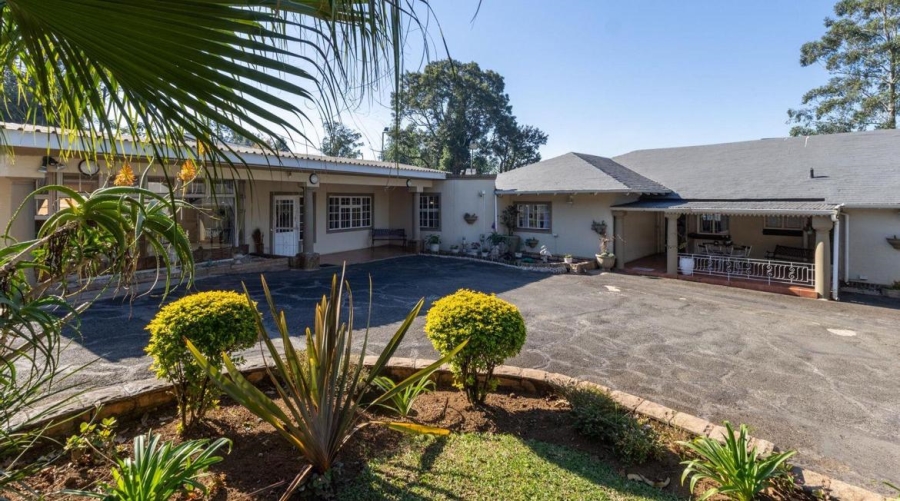 6 Bedroom Property for Sale in Worlds View KwaZulu-Natal