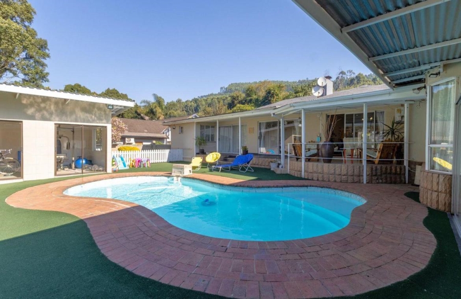 6 Bedroom Property for Sale in Worlds View KwaZulu-Natal