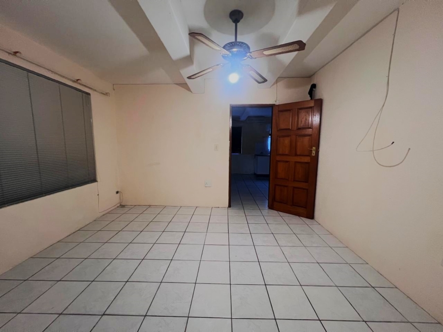To Let 1 Bedroom Property for Rent in Margate KwaZulu-Natal