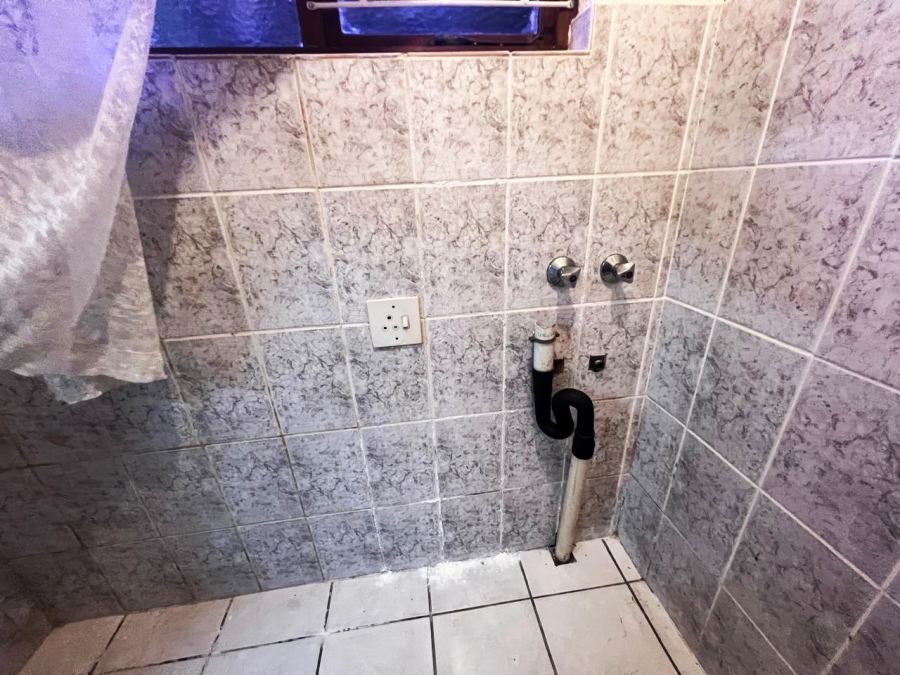 To Let 1 Bedroom Property for Rent in Margate KwaZulu-Natal