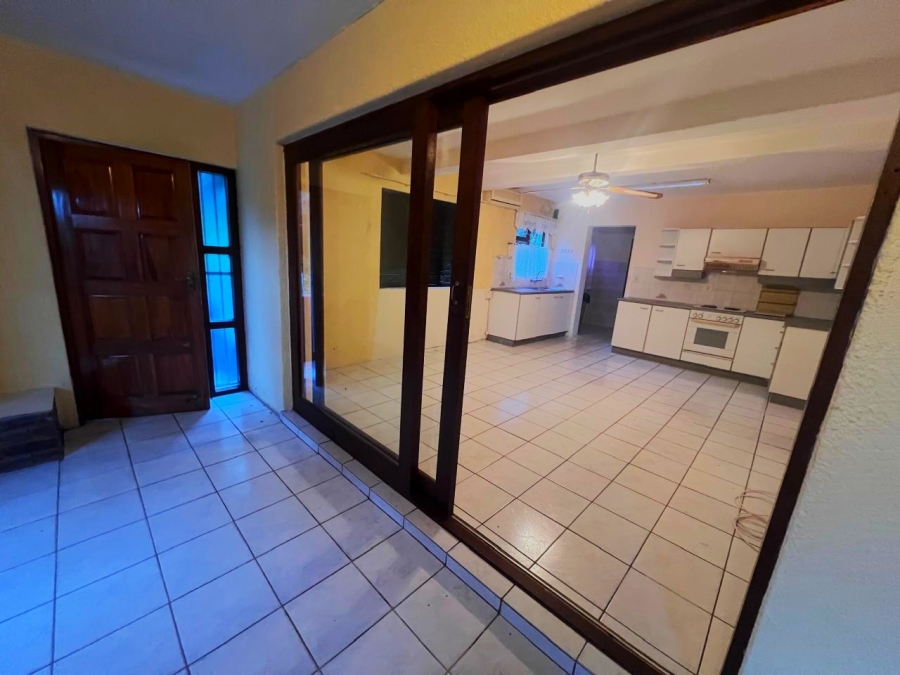 To Let 1 Bedroom Property for Rent in Margate KwaZulu-Natal