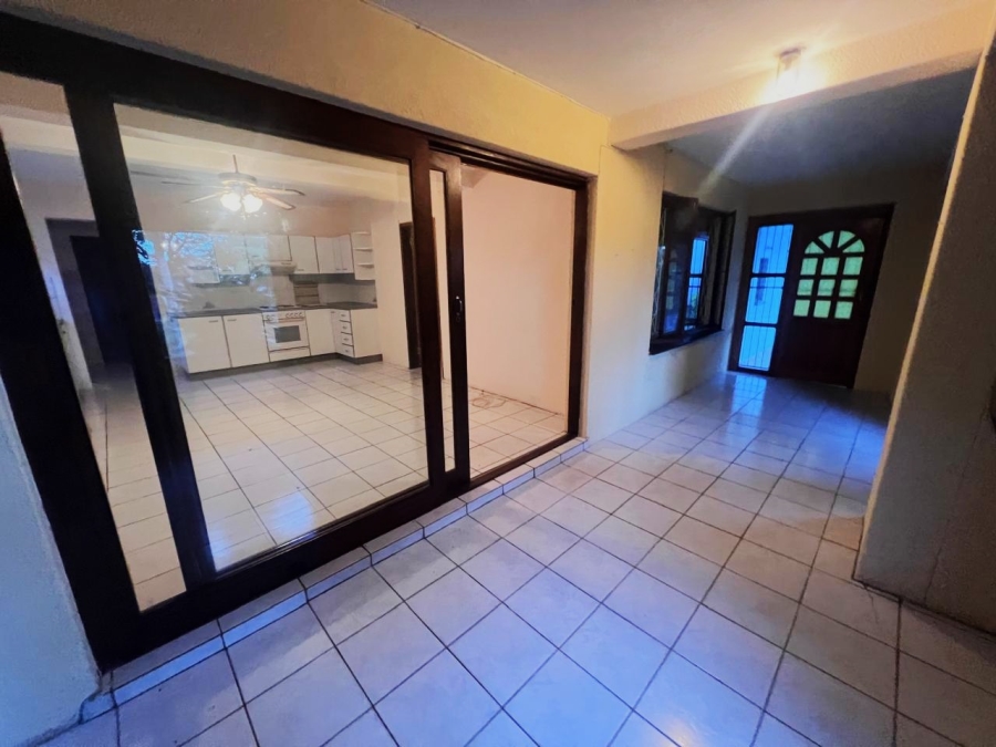 To Let 1 Bedroom Property for Rent in Margate KwaZulu-Natal