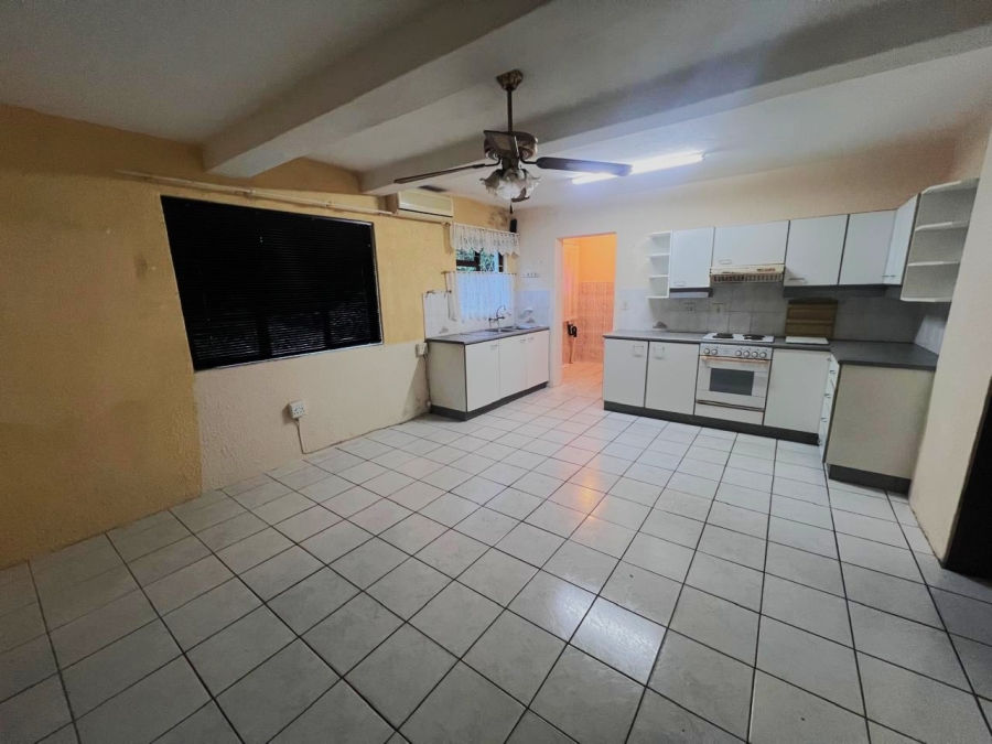 To Let 1 Bedroom Property for Rent in Margate KwaZulu-Natal