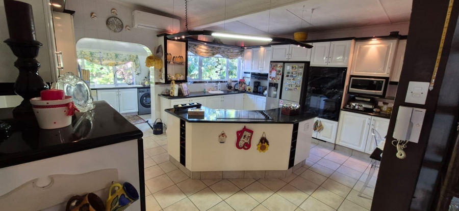 3 Bedroom Property for Sale in Ocean View KwaZulu-Natal