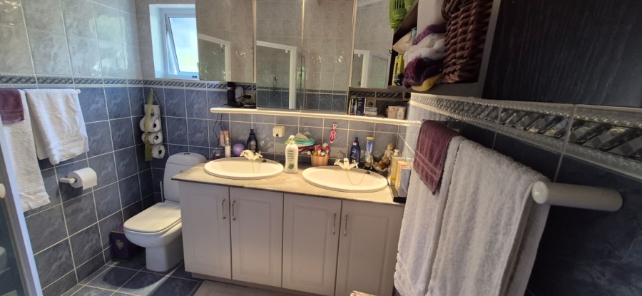 3 Bedroom Property for Sale in Ocean View KwaZulu-Natal