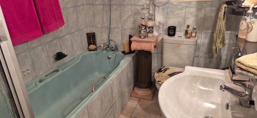 3 Bedroom Property for Sale in Ocean View KwaZulu-Natal