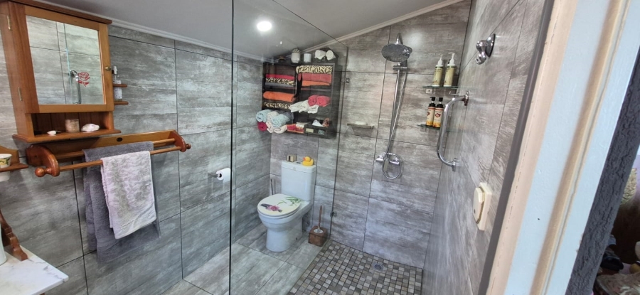 3 Bedroom Property for Sale in Ocean View KwaZulu-Natal