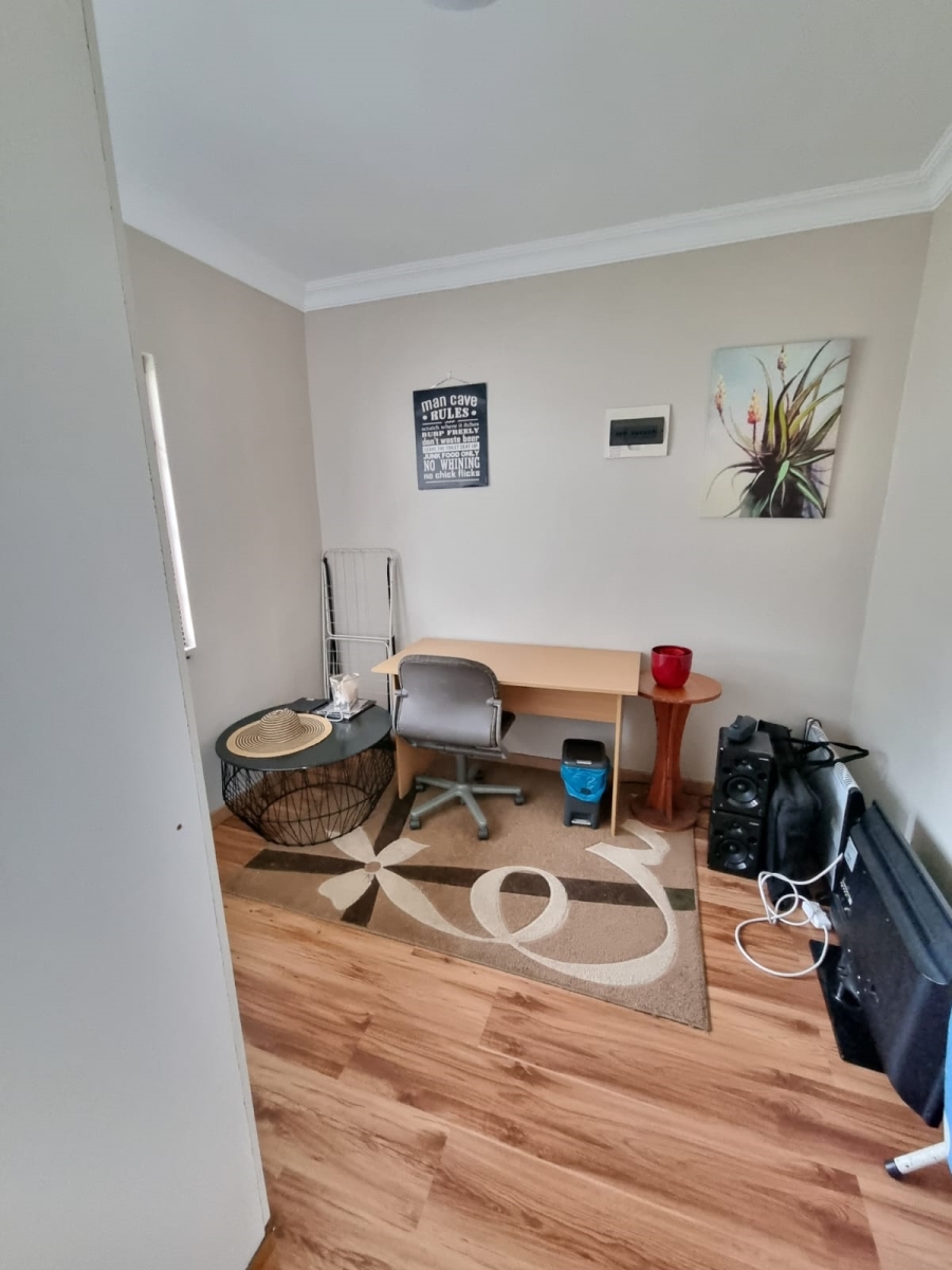 To Let 2 Bedroom Property for Rent in Waterfall KwaZulu-Natal