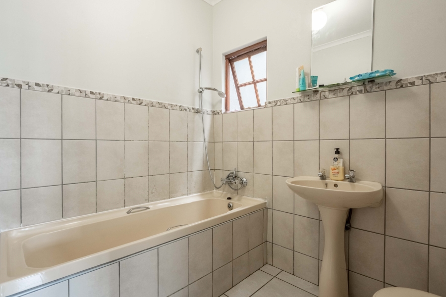 2 Bedroom Property for Sale in Scottburgh Central KwaZulu-Natal