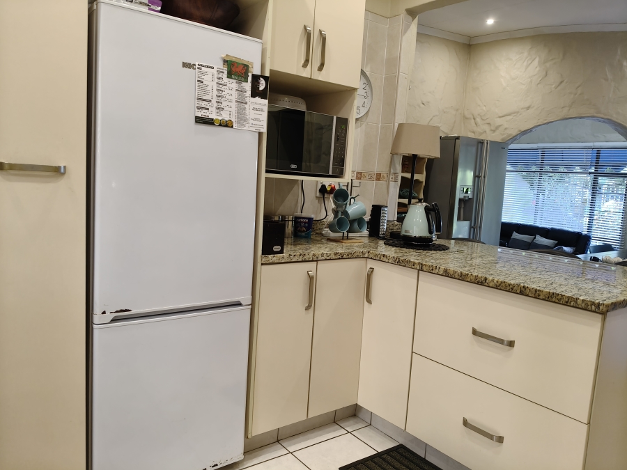 2 Bedroom Property for Sale in Deepdale KwaZulu-Natal