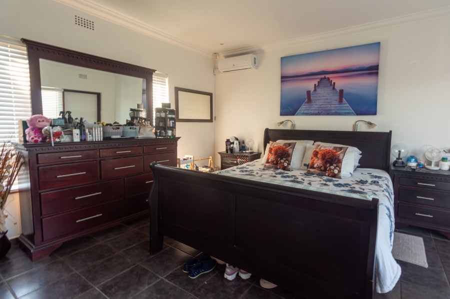 3 Bedroom Property for Sale in Ocean View KwaZulu-Natal