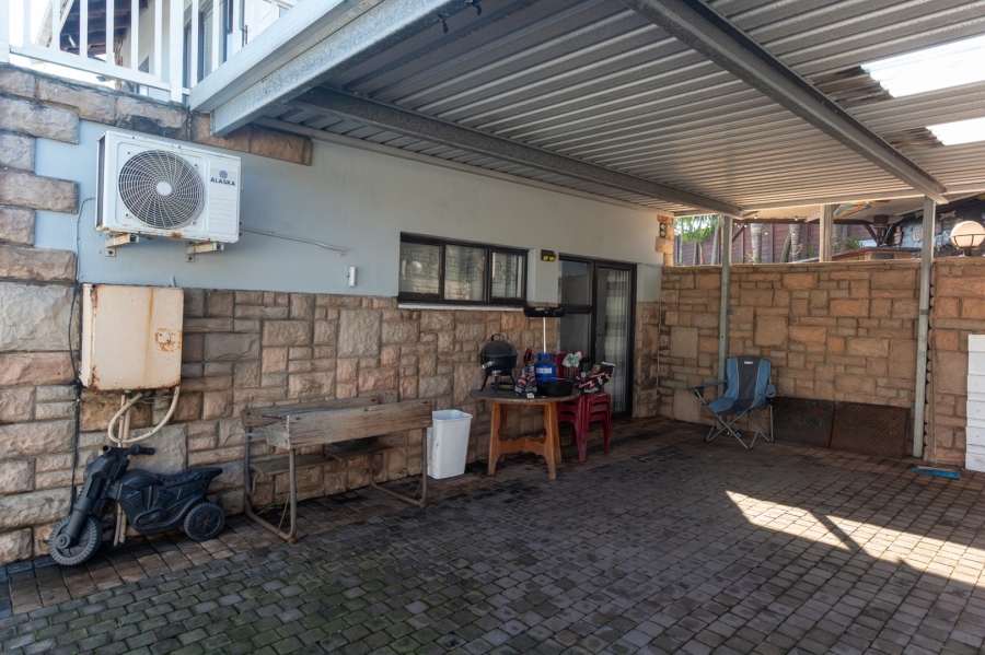 3 Bedroom Property for Sale in Ocean View KwaZulu-Natal
