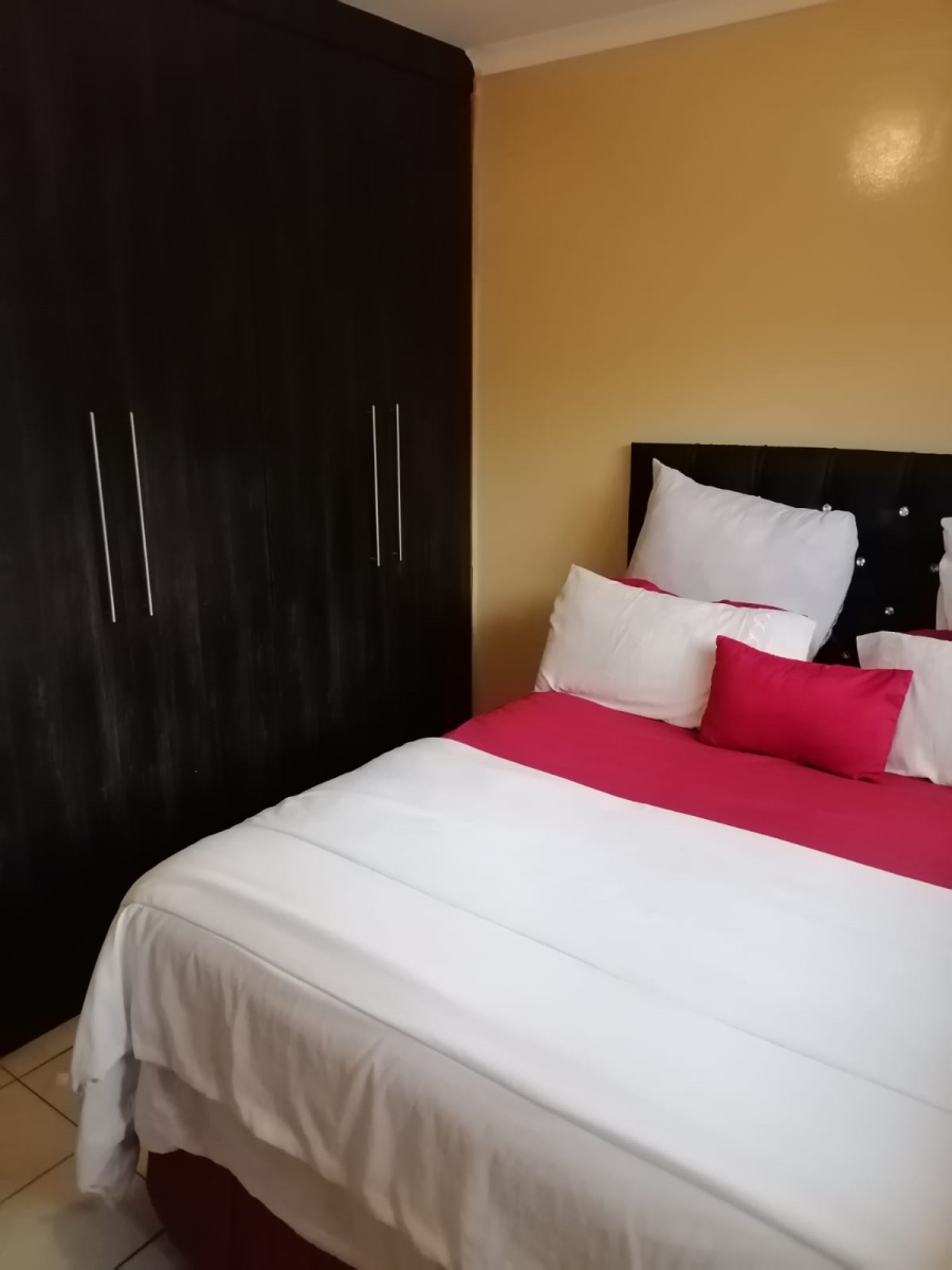 To Let 1 Bedroom Property for Rent in Empangeni Central KwaZulu-Natal