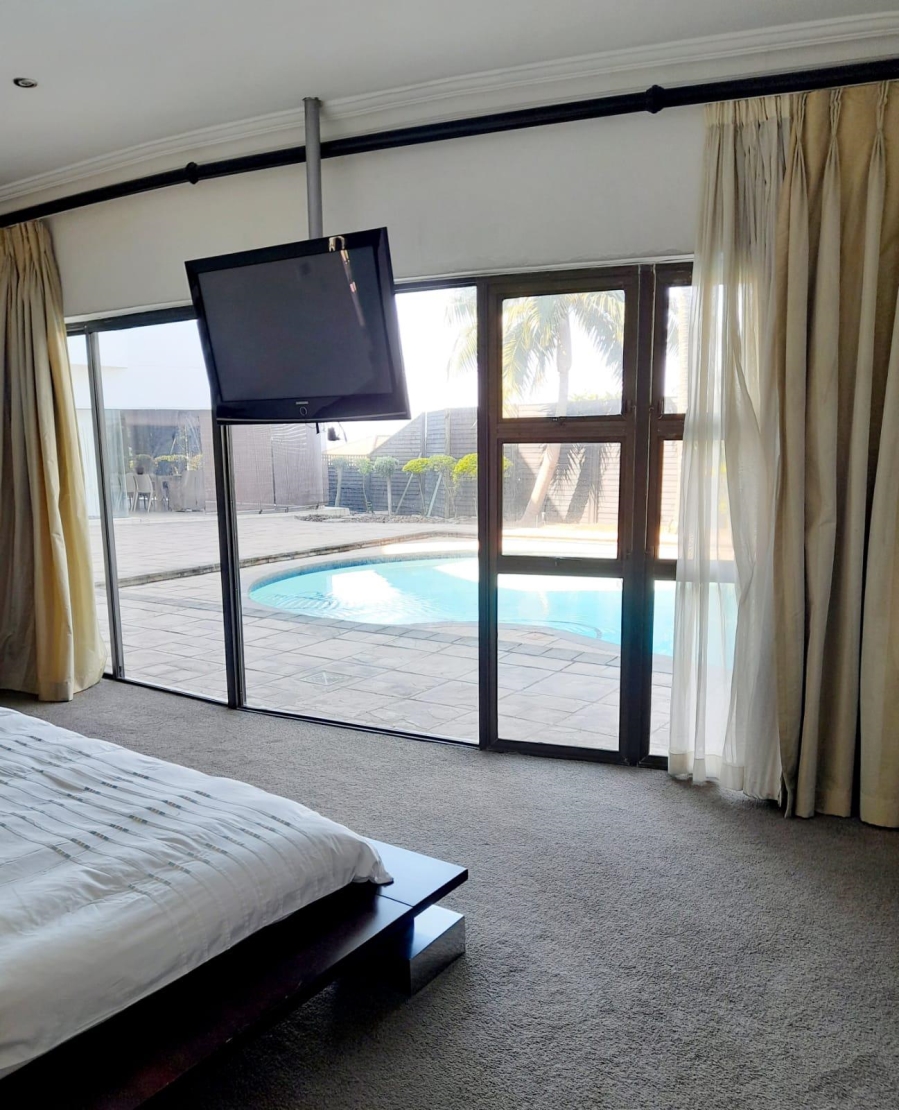 8 Bedroom Property for Sale in Umhlanga KwaZulu-Natal