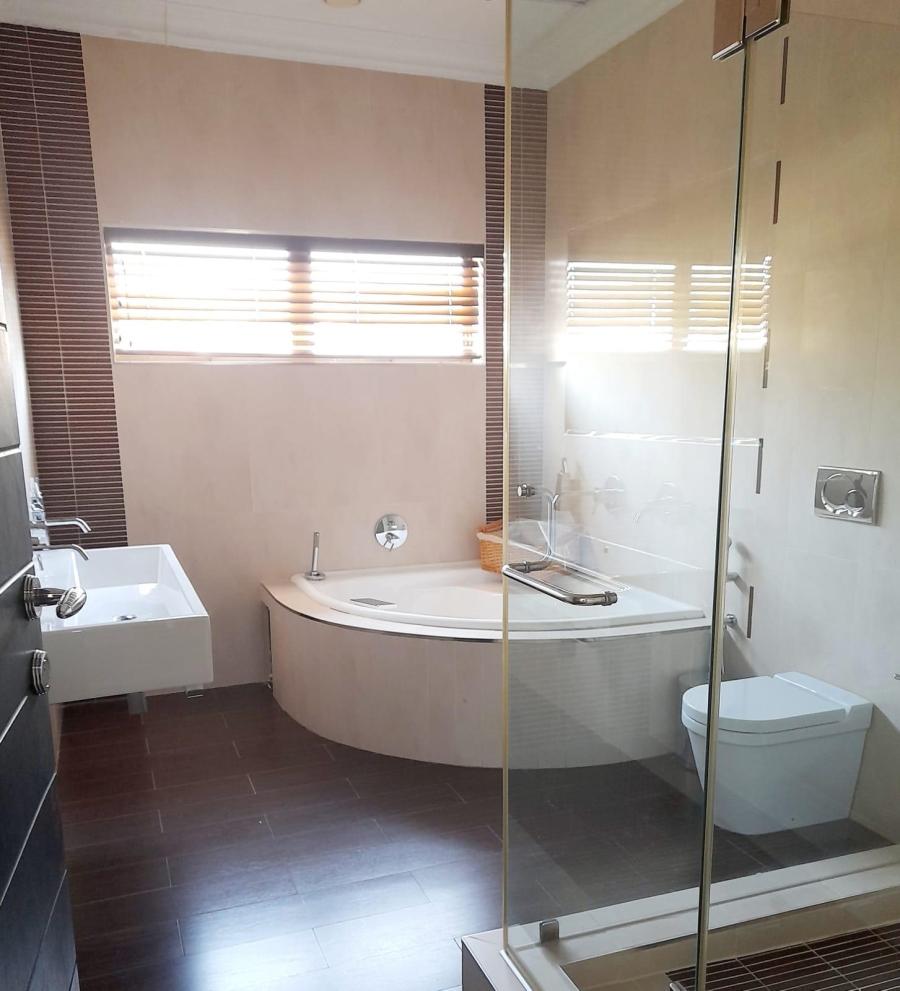 8 Bedroom Property for Sale in Umhlanga KwaZulu-Natal