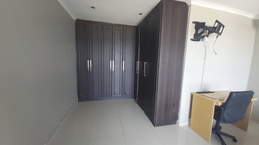 5 Bedroom Property for Sale in Treasure Beach KwaZulu-Natal