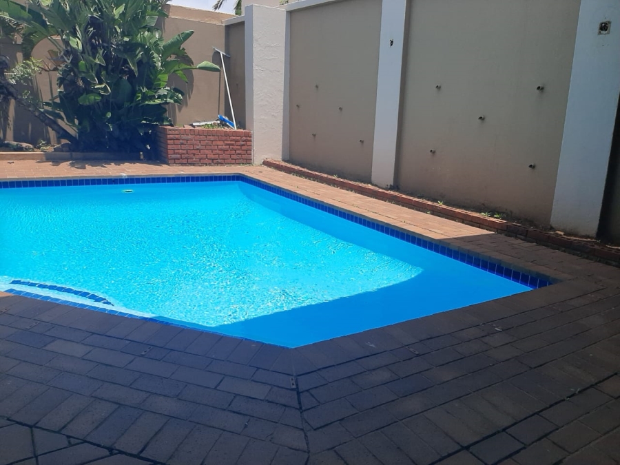 5 Bedroom Property for Sale in Treasure Beach KwaZulu-Natal