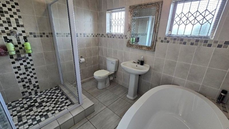 5 Bedroom Property for Sale in Moseley Park KwaZulu-Natal