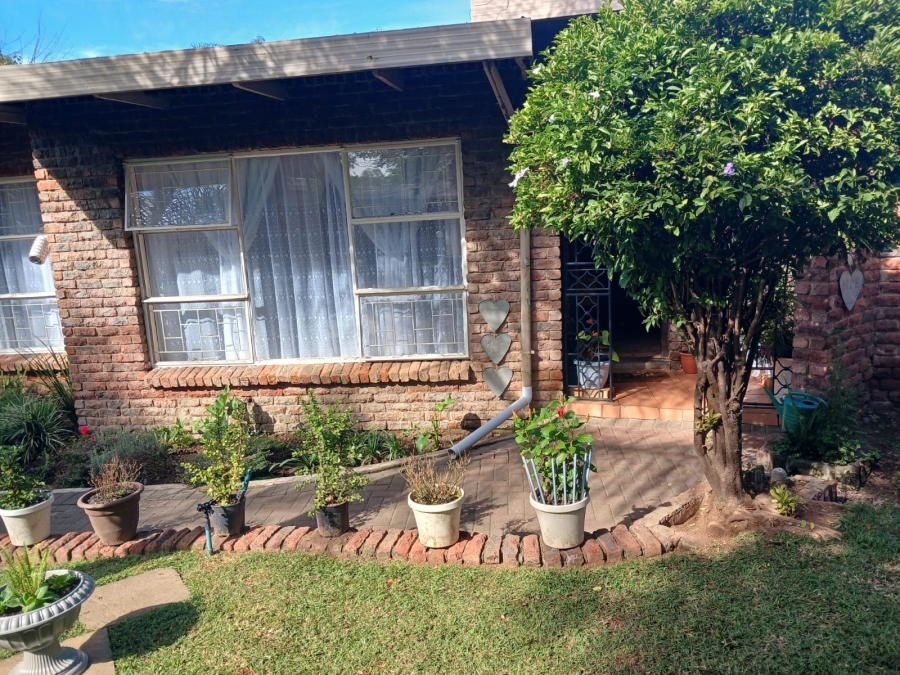 4 Bedroom Property for Sale in Huttenheights KwaZulu-Natal