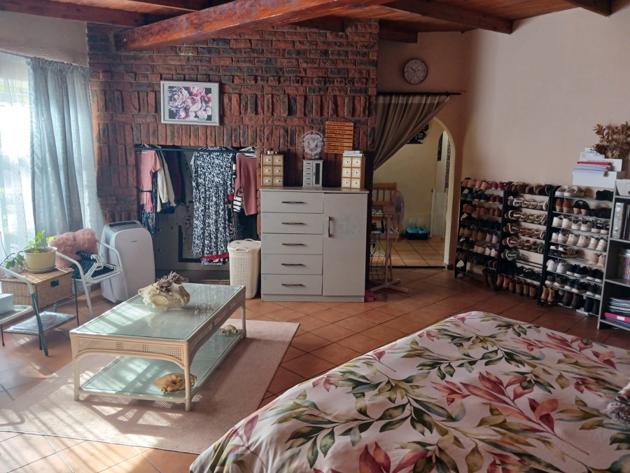4 Bedroom Property for Sale in Huttenheights KwaZulu-Natal