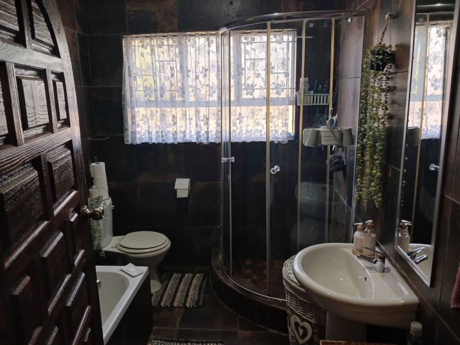4 Bedroom Property for Sale in Huttenheights KwaZulu-Natal