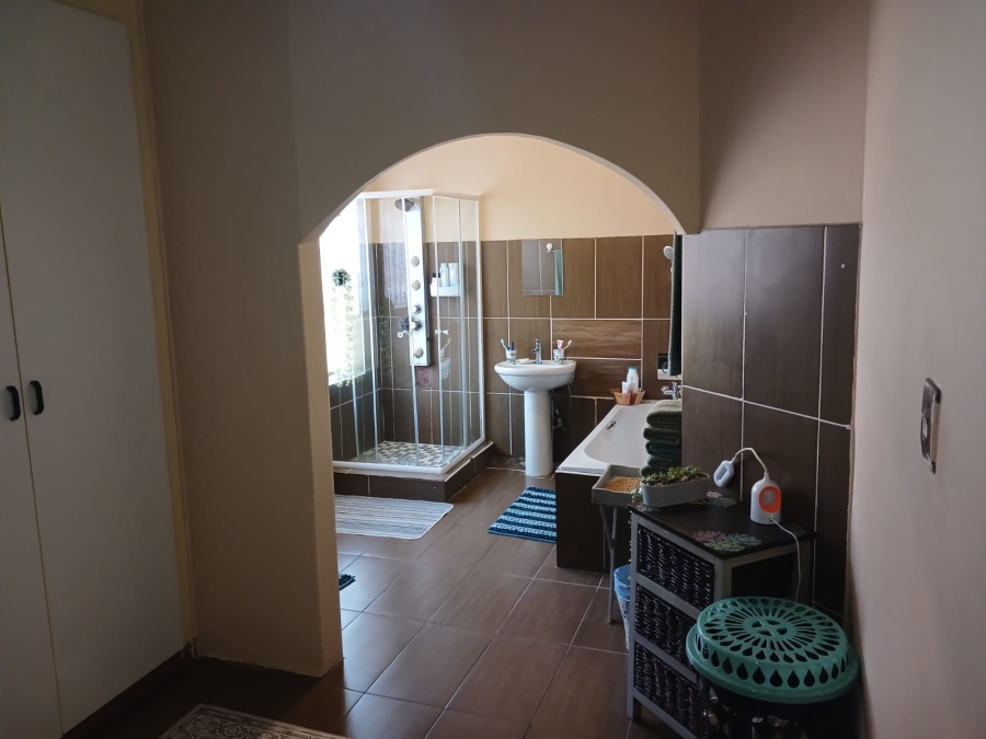4 Bedroom Property for Sale in Huttenheights KwaZulu-Natal