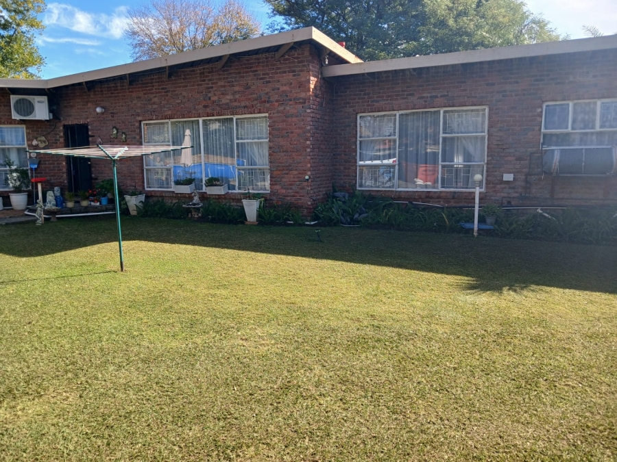 4 Bedroom Property for Sale in Huttenheights KwaZulu-Natal