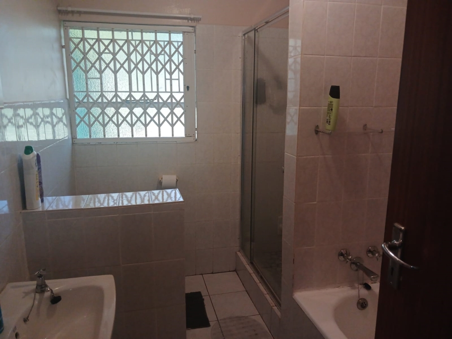 3 Bedroom Property for Sale in Huttenheights KwaZulu-Natal