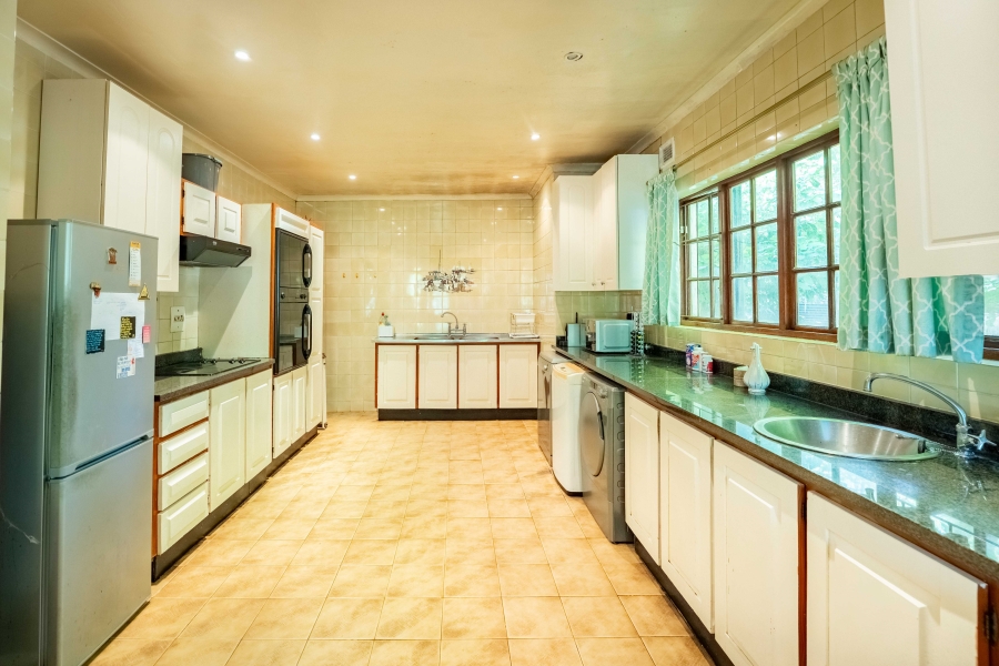 4 Bedroom Property for Sale in Kloof KwaZulu-Natal