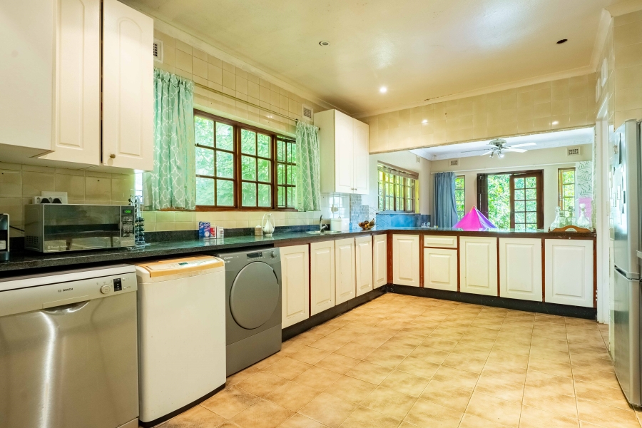 4 Bedroom Property for Sale in Kloof KwaZulu-Natal