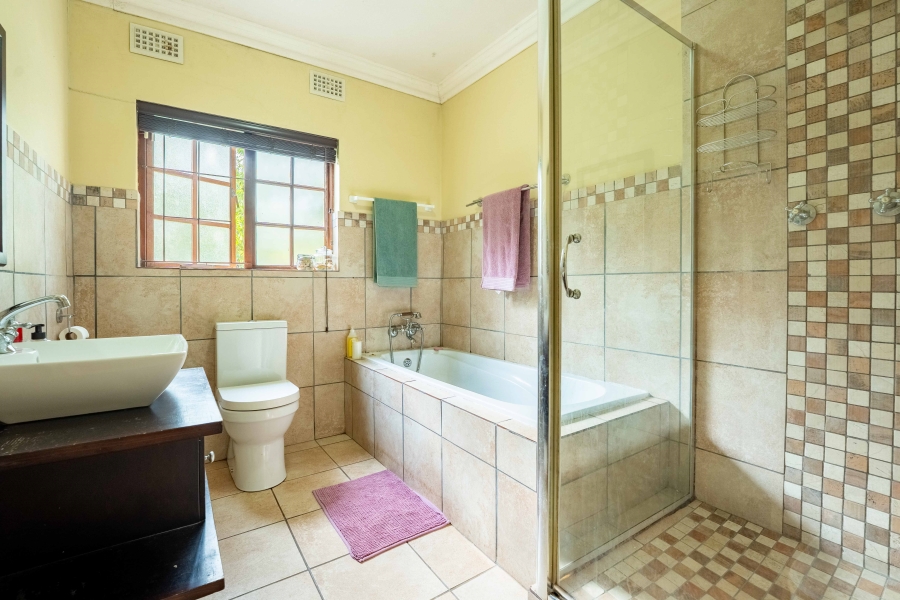 4 Bedroom Property for Sale in Kloof KwaZulu-Natal