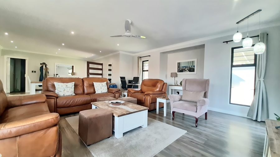 4 Bedroom Property for Sale in Sheffield Beach KwaZulu-Natal