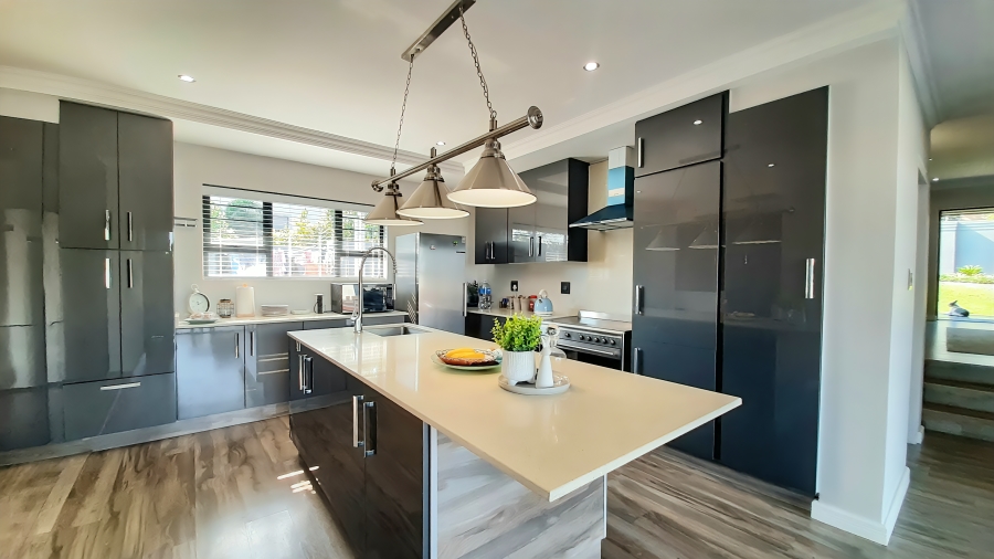 4 Bedroom Property for Sale in Sheffield Beach KwaZulu-Natal
