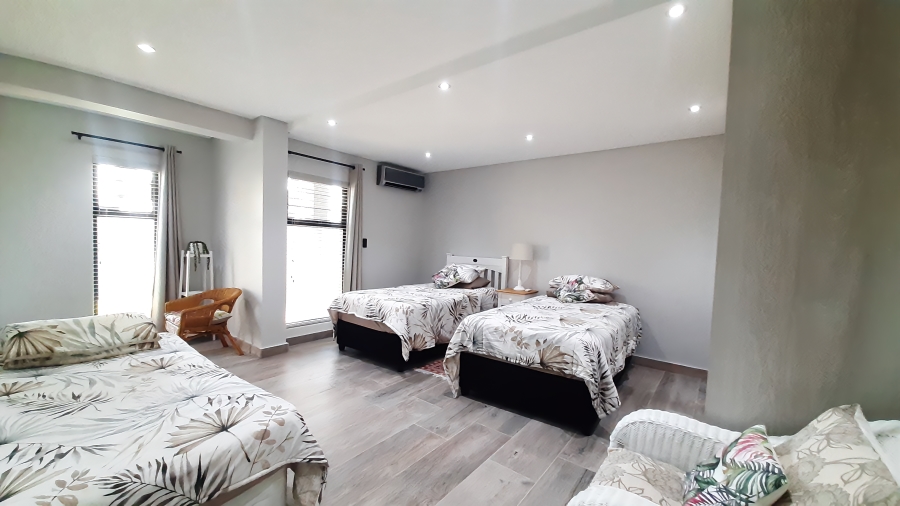 4 Bedroom Property for Sale in Sheffield Beach KwaZulu-Natal