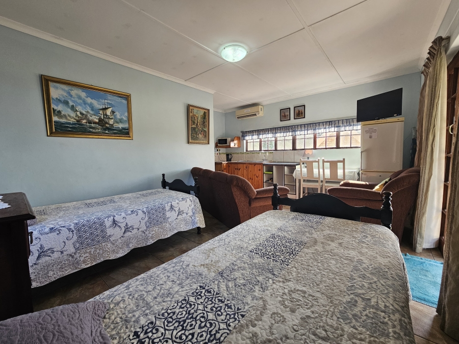 6 Bedroom Property for Sale in Sea Park KwaZulu-Natal
