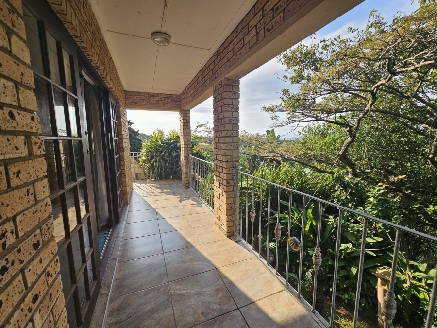 6 Bedroom Property for Sale in Sea Park KwaZulu-Natal