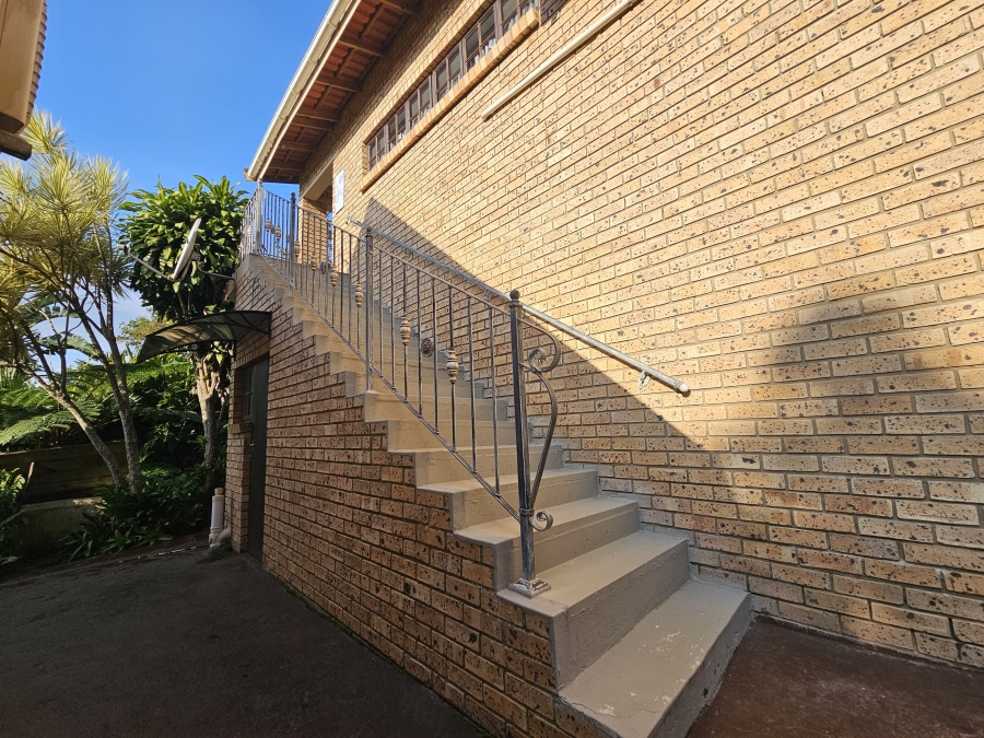6 Bedroom Property for Sale in Sea Park KwaZulu-Natal