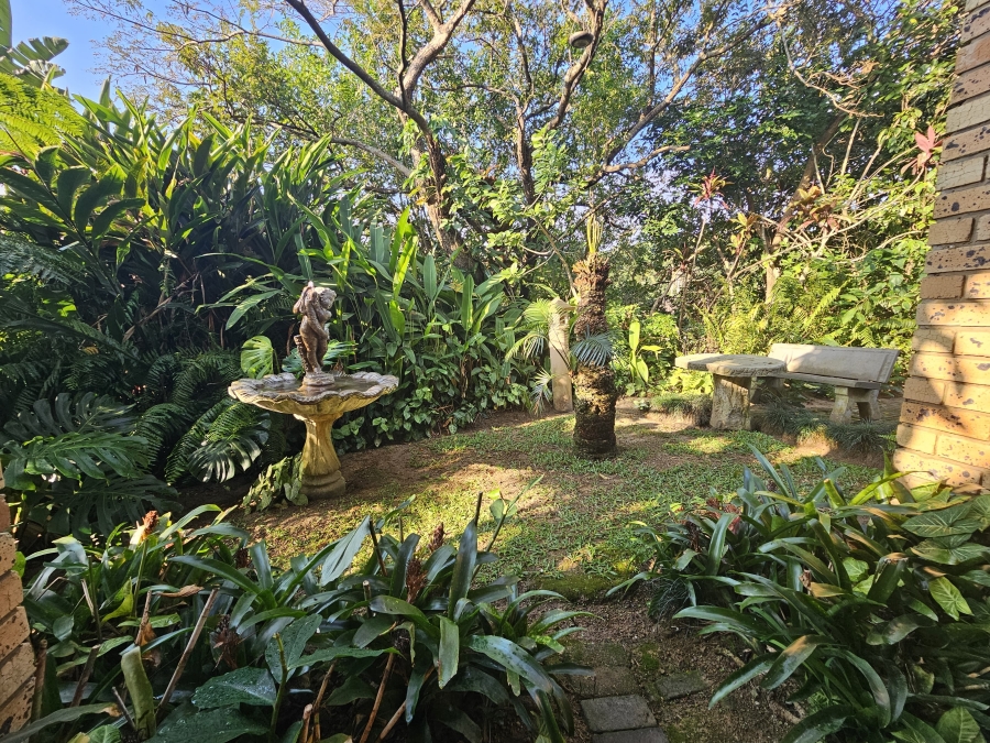 6 Bedroom Property for Sale in Sea Park KwaZulu-Natal