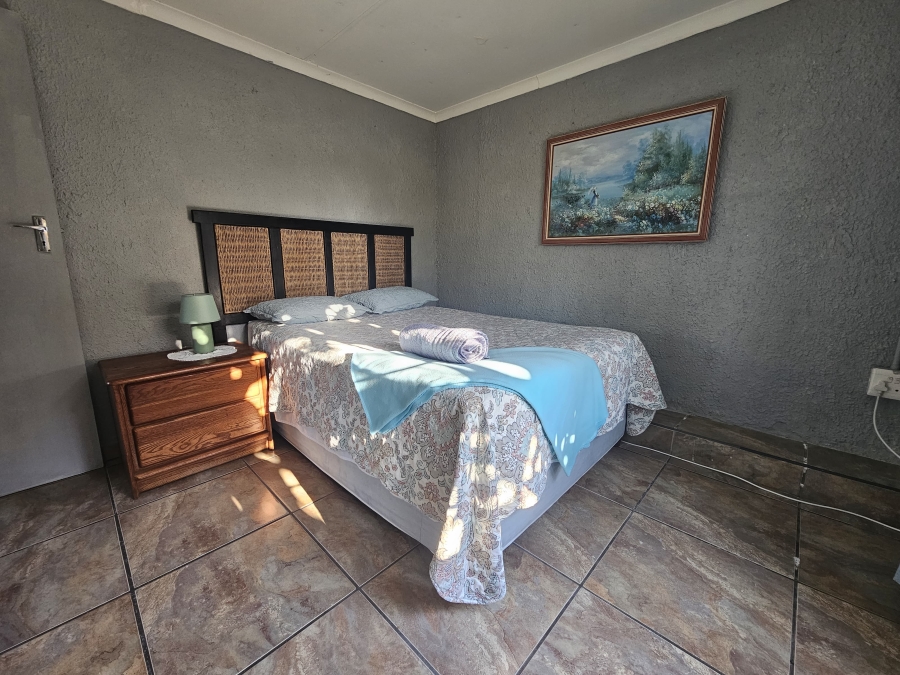 6 Bedroom Property for Sale in Sea Park KwaZulu-Natal