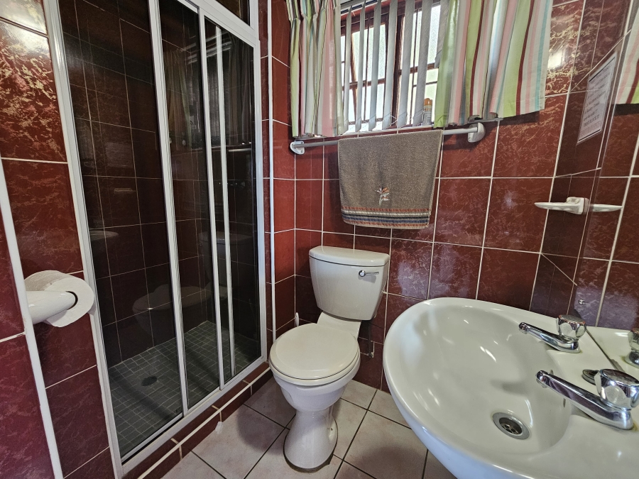 6 Bedroom Property for Sale in Sea Park KwaZulu-Natal